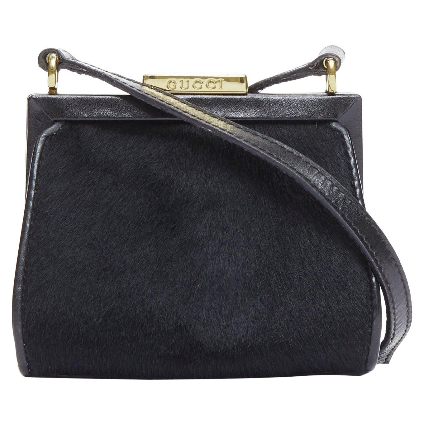 GUCCI Vintage Old Haroco schwarz Pony Haar Gold Logo Rahmen Crossbody Mini Tasche im Angebot