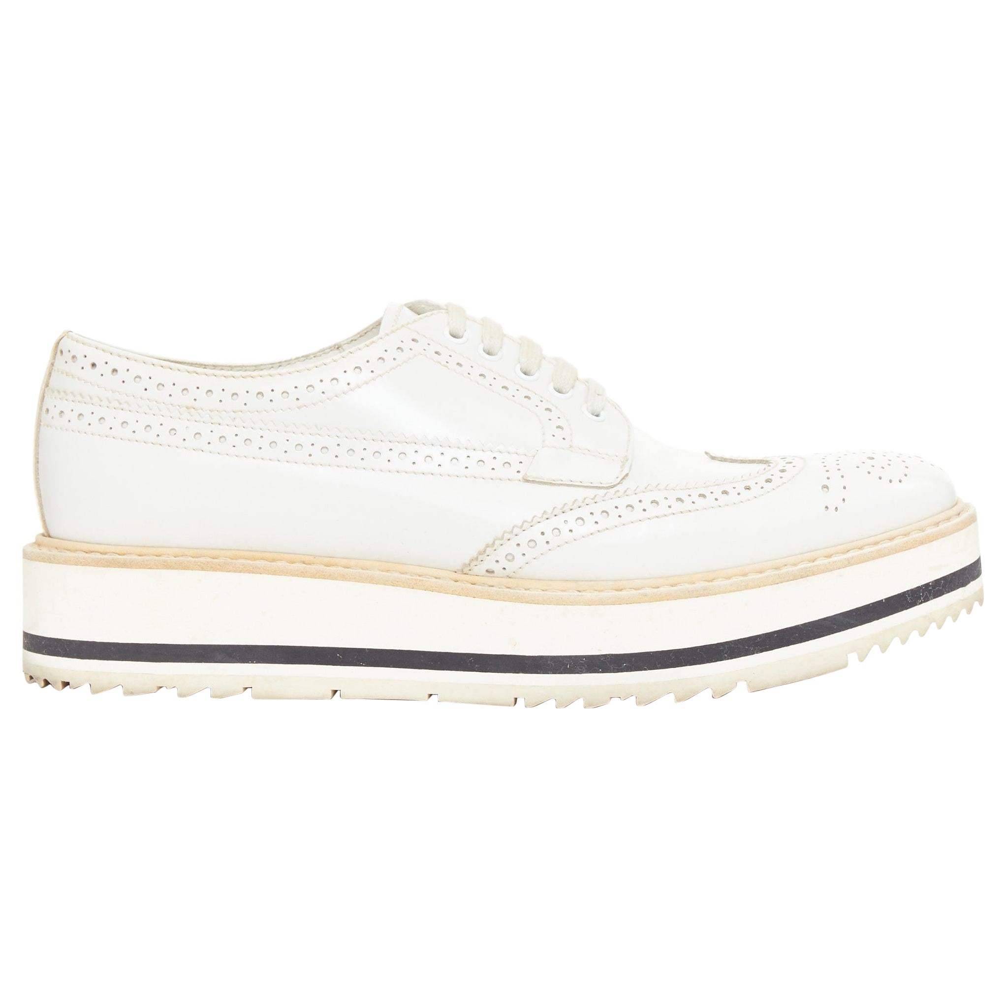 PRADA Wingtip white leather black beige platform brogue oxfords EU38 en vente