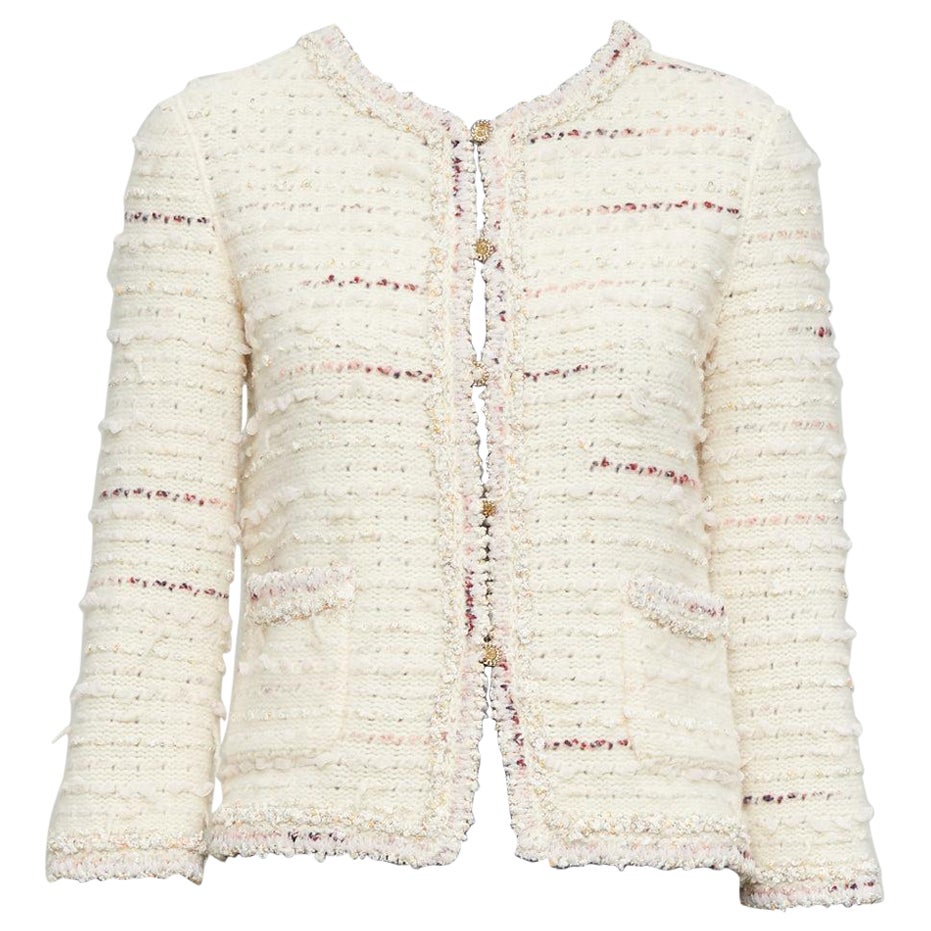 Chanel 05A crema rosa lana bouclè tweed bottoni oro CC cardigan FR38 M. in vendita