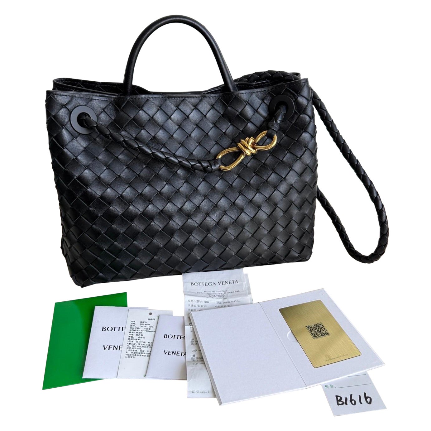Bottega Veneta Medium Andiamo Schwarz Intrecciato Handtasche im Angebot