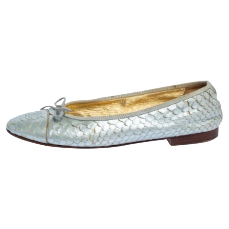 Chanel Silver Python Leather CC Bow Ballet Flats Size 38.5 For Sale
