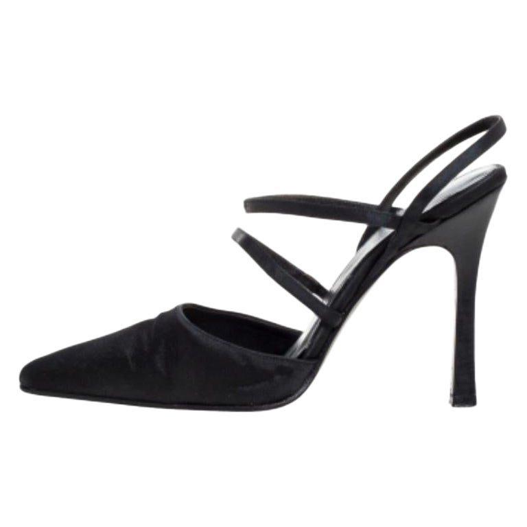 Gucci Black Satin Strappy Pointed Toe Sandals Size 35.5 For Sale