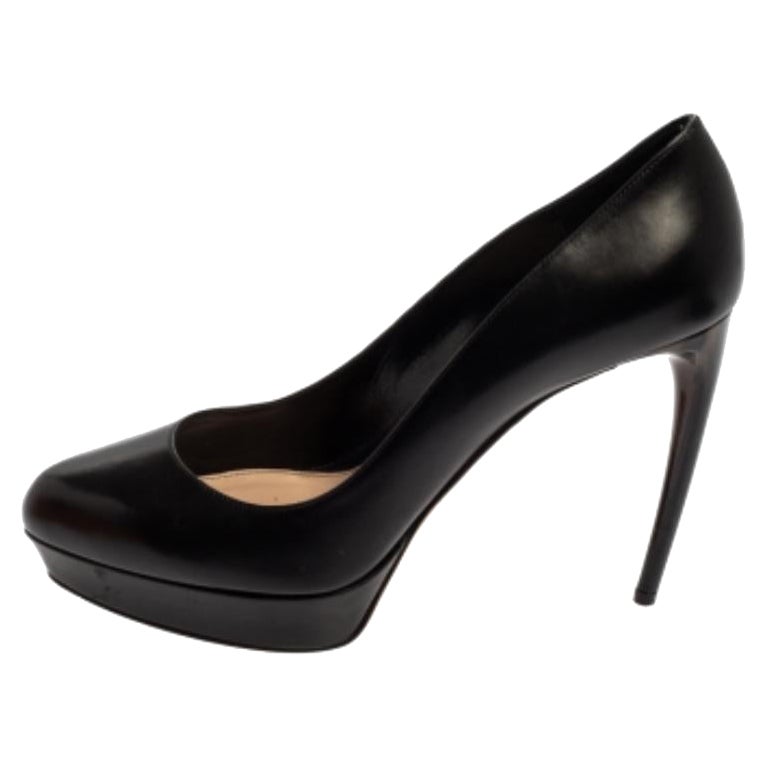Alexander McQueen Black Leather Horn Heel Platform Pumps Size 40 For Sale