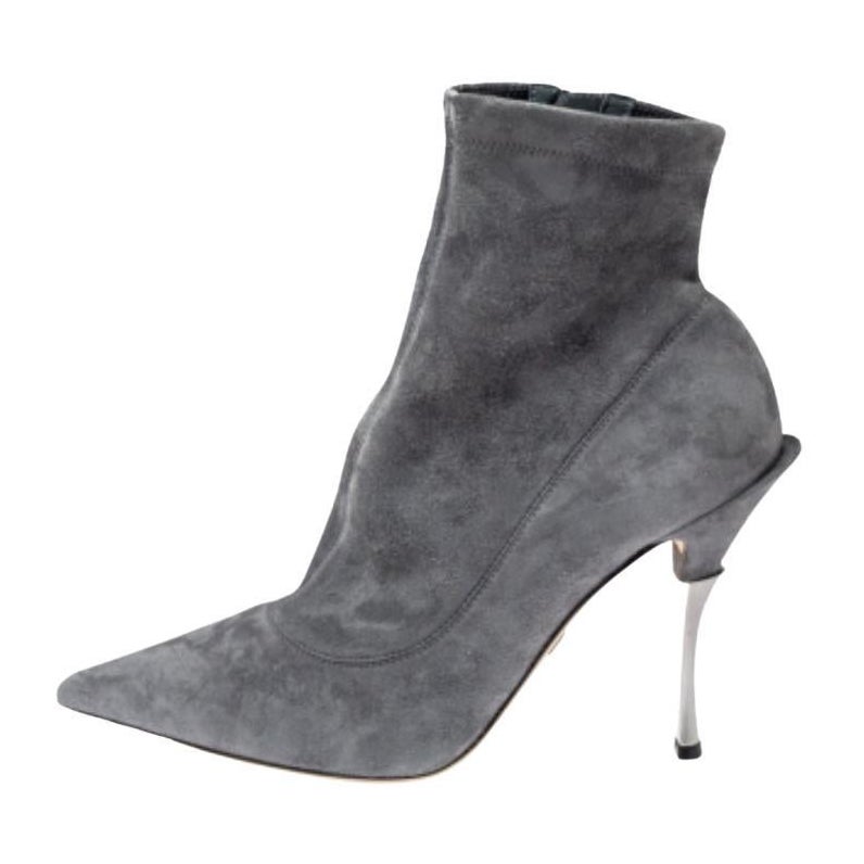 Dolce & Gabbana Grey Suede Pointed Toe Booties Size 39 For Sale
