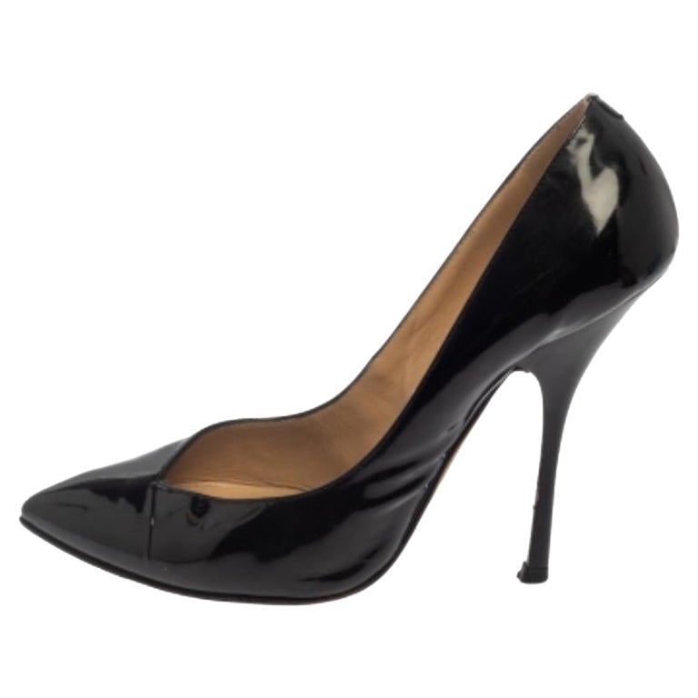 Giuseppe Zanotti Black Patent Leather Pointed Toe Pumps Size 37.5 For Sale