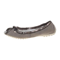 Tod's Grey/Metallic Canvas And Leather Bow Open Toe Flats Size 39