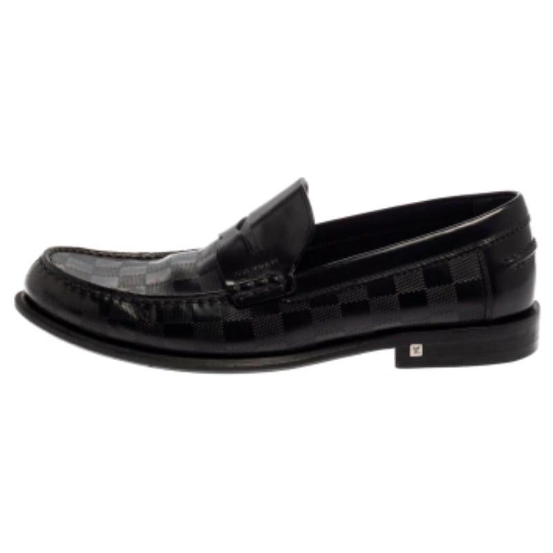 Louis Vuitton Black Leather Damier Embossed Santiago Loafers Size 41 For Sale