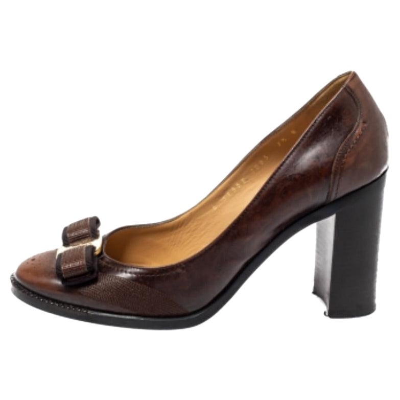 Salvatore Ferragamo Brown Leather Vara Bow Block Heels Pumps Size 38 For Sale