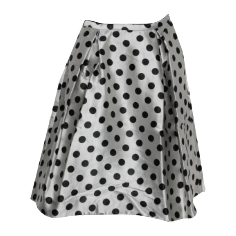 CH Carolina Herrera - Jupe courte plissée en satin à pois monochrome XS en vente