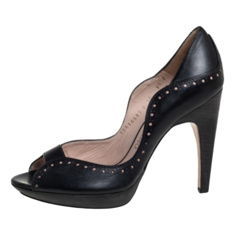Salvatore Ferragamo Black Leather Peep Toe Pumps Size 39 For Sale