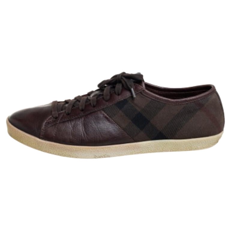 Burberry Brown House Check Canvas And Leather Lace Up Low Top Sneakers Size 43 For Sale