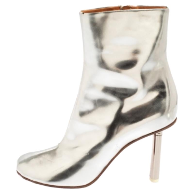 Vetements - Bottines en cuir argenté, taille 39