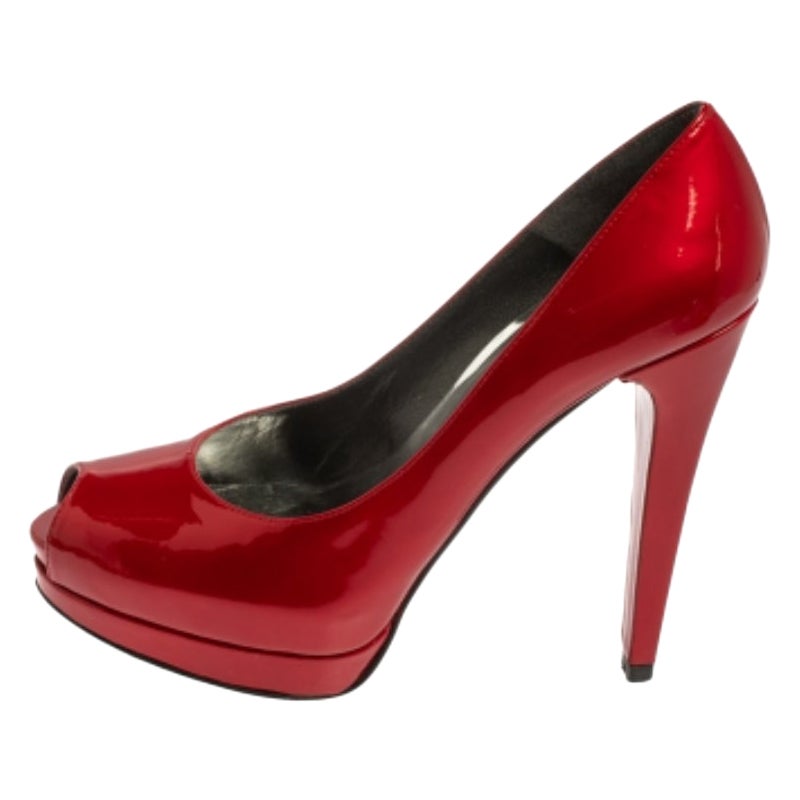 Stuart Weitzman Red Patent Leather Peep Toe Pumps Size 38.5 For Sale