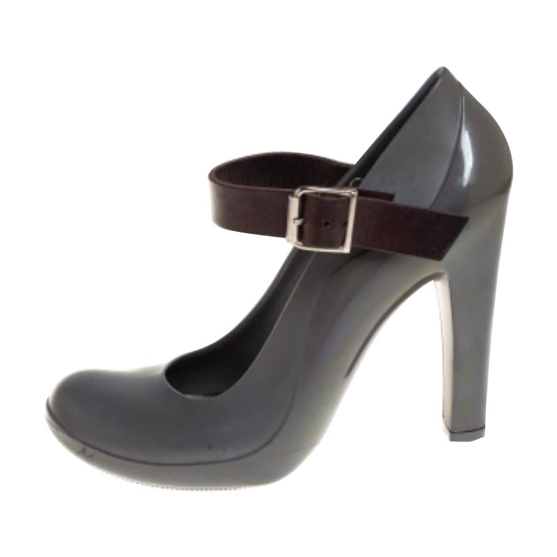 Marni Grey Rubber And Brown Leather Mary Jane Pumps Size 37 For Sale