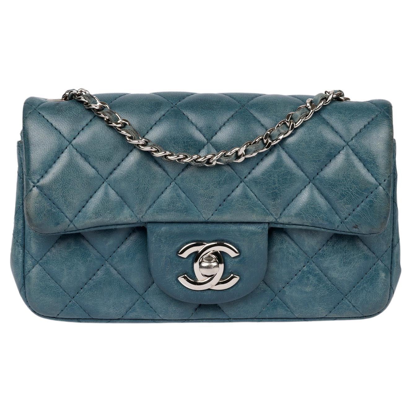 Chanel Teal Acolchado Piel de Cordero Envejecida Mini Bolso Rectangular con Solapa en venta