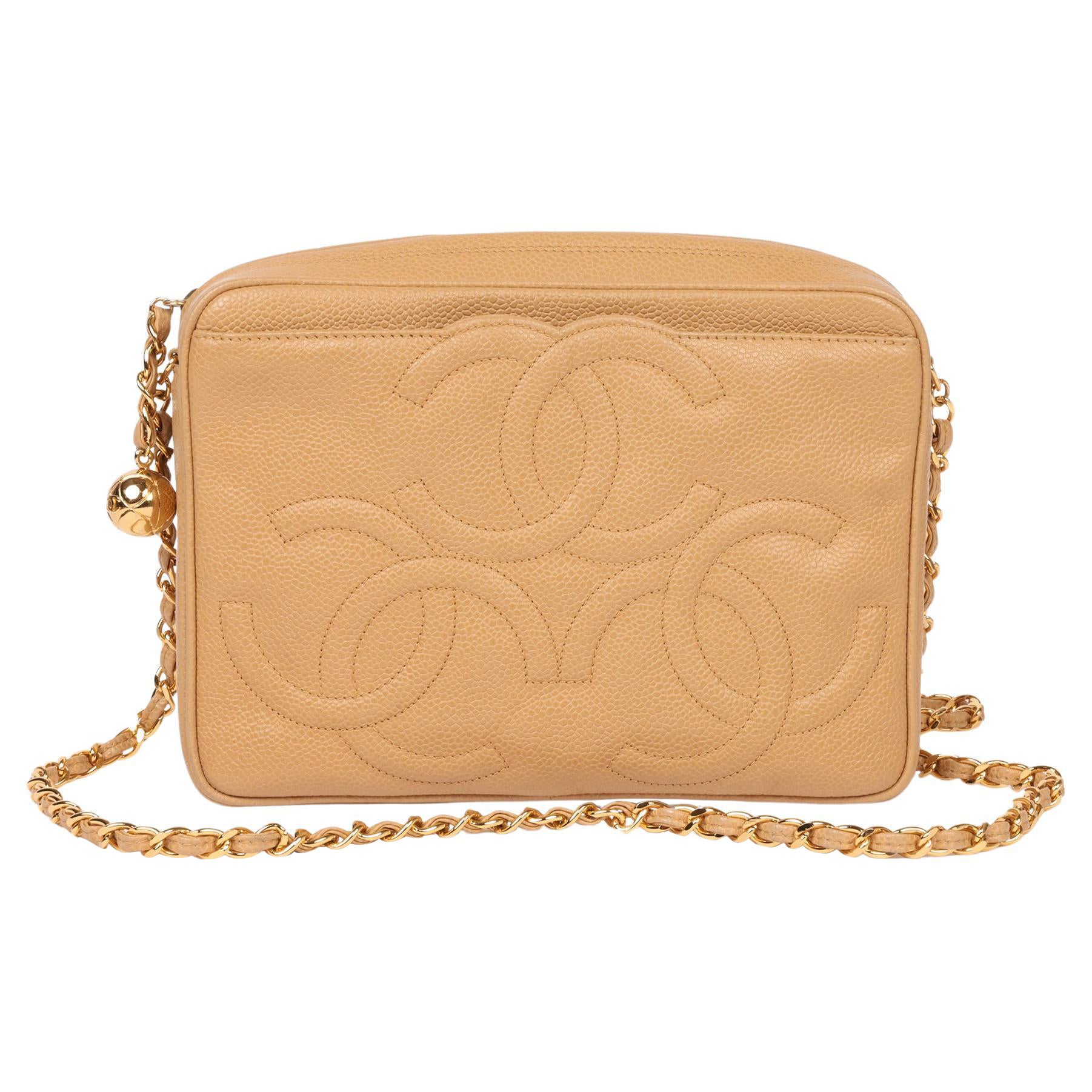 Chanel Beige Quilted Caviar Leather Vintage Small Triple Logo Camera Bag en venta
