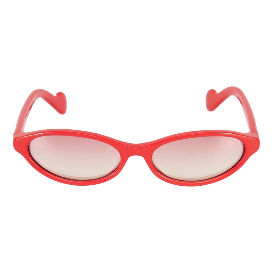 Moncler Red Oval Gradient Sunglasses For Sale