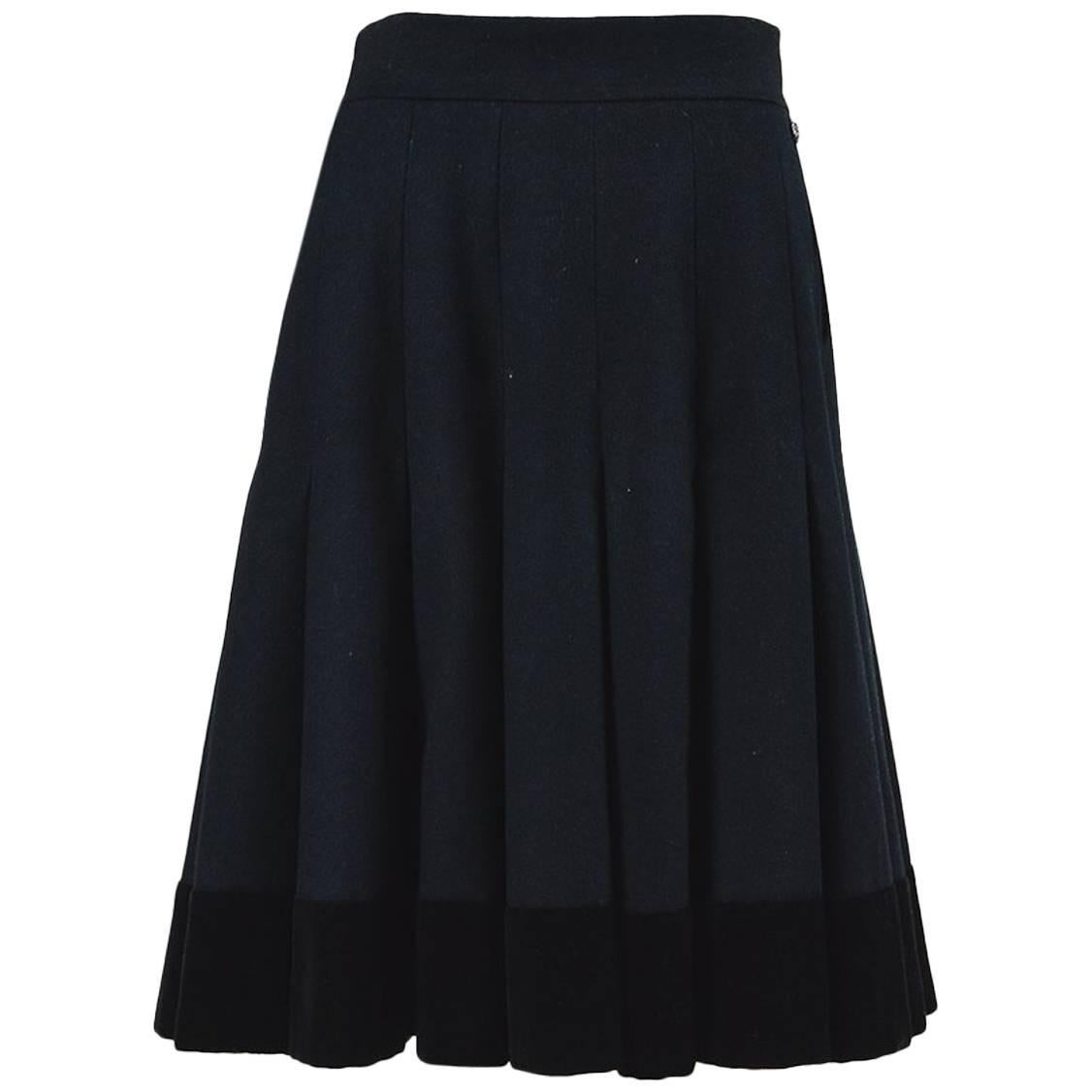 Chanel Pre A14 Runway Black Wool Velvet Trim Pleated Flare Skirt For Sale