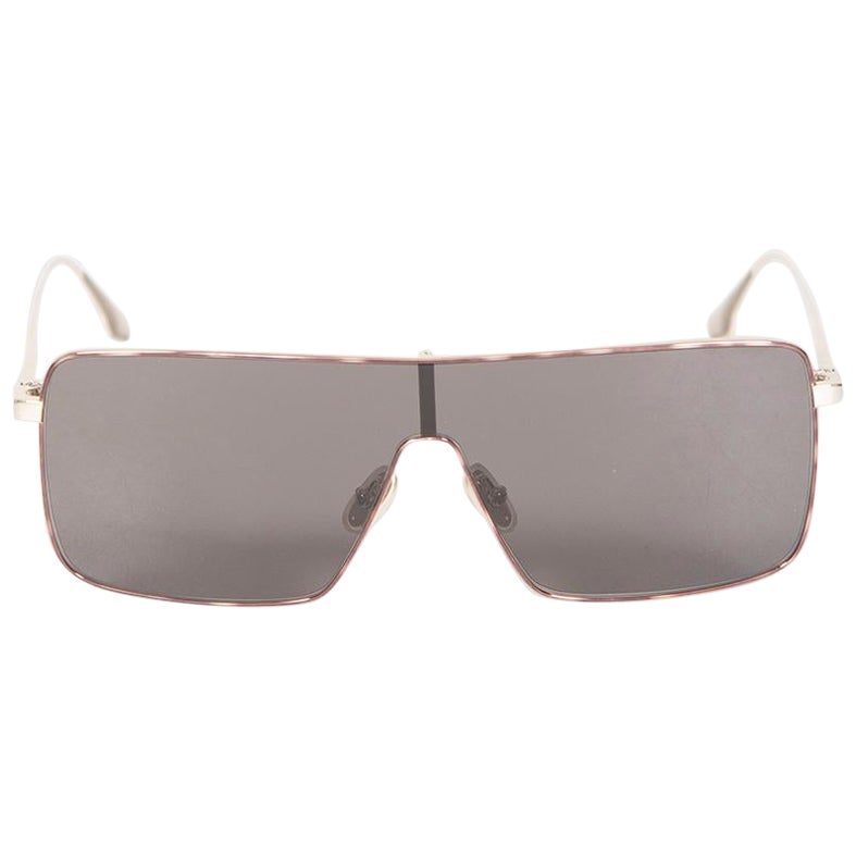 Victoria Beckham Smoke Tinted Shield Sunglasses im Angebot