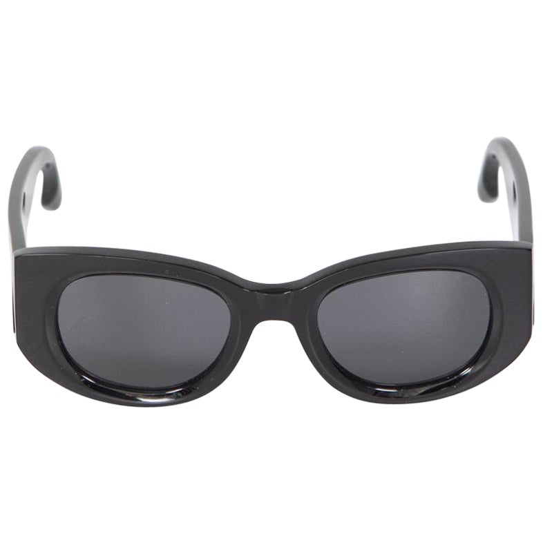Victoria Beckham Black Oval Tinted Logo Sunglasses For Sale