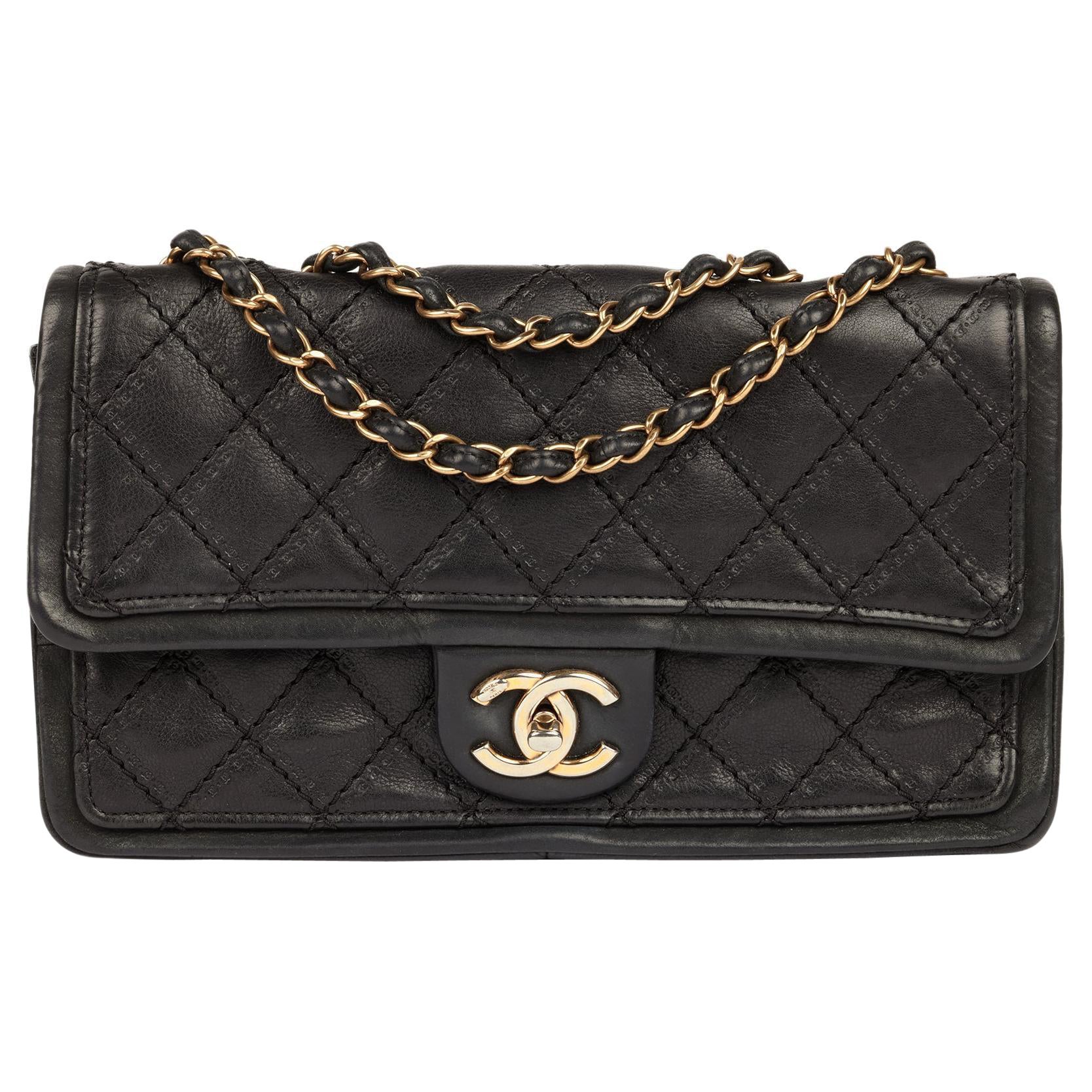 Chanel Borsa nera trapuntata in pelle di vitello iridescente con bandiera singola Sheriff Star in vendita