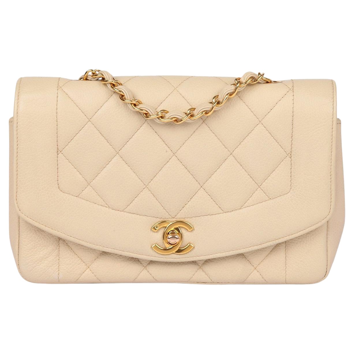 Chanel Ivory Quilted Caviar Leather Vintage Small Diana Classic Single Flap Bag en vente