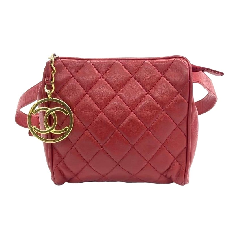 Chanel Vintage Belt Bag Mini Red Lambskin Leather Gold-tone Hardware im Angebot