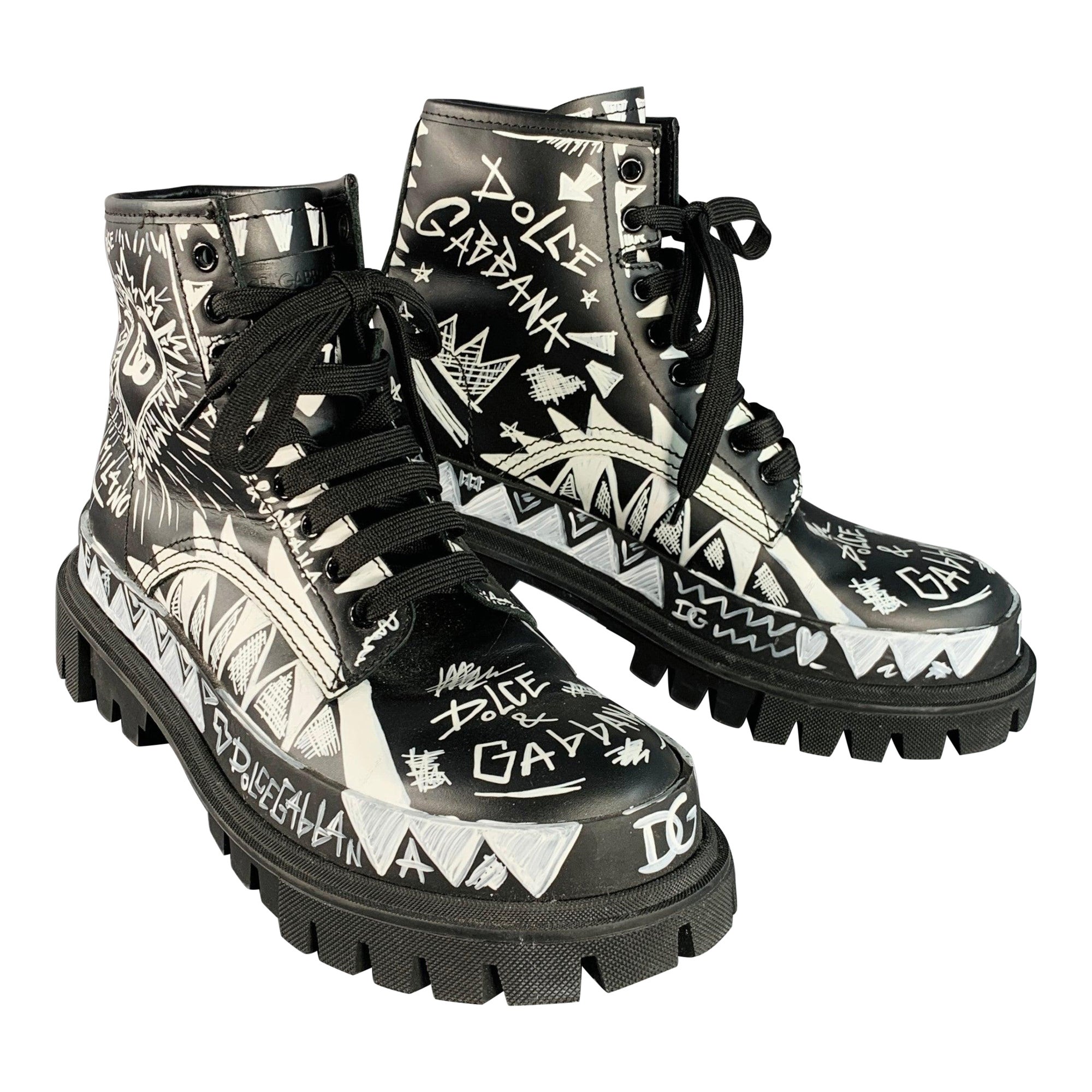 DOLCE & GABBANA Size 8 Black White Painted Chunky Lug Sole Combat Boots en vente