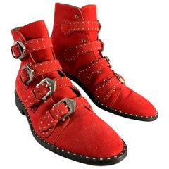 GIVENCHY Taille 9 Bottes en cuir rouge clouté avec ceinture