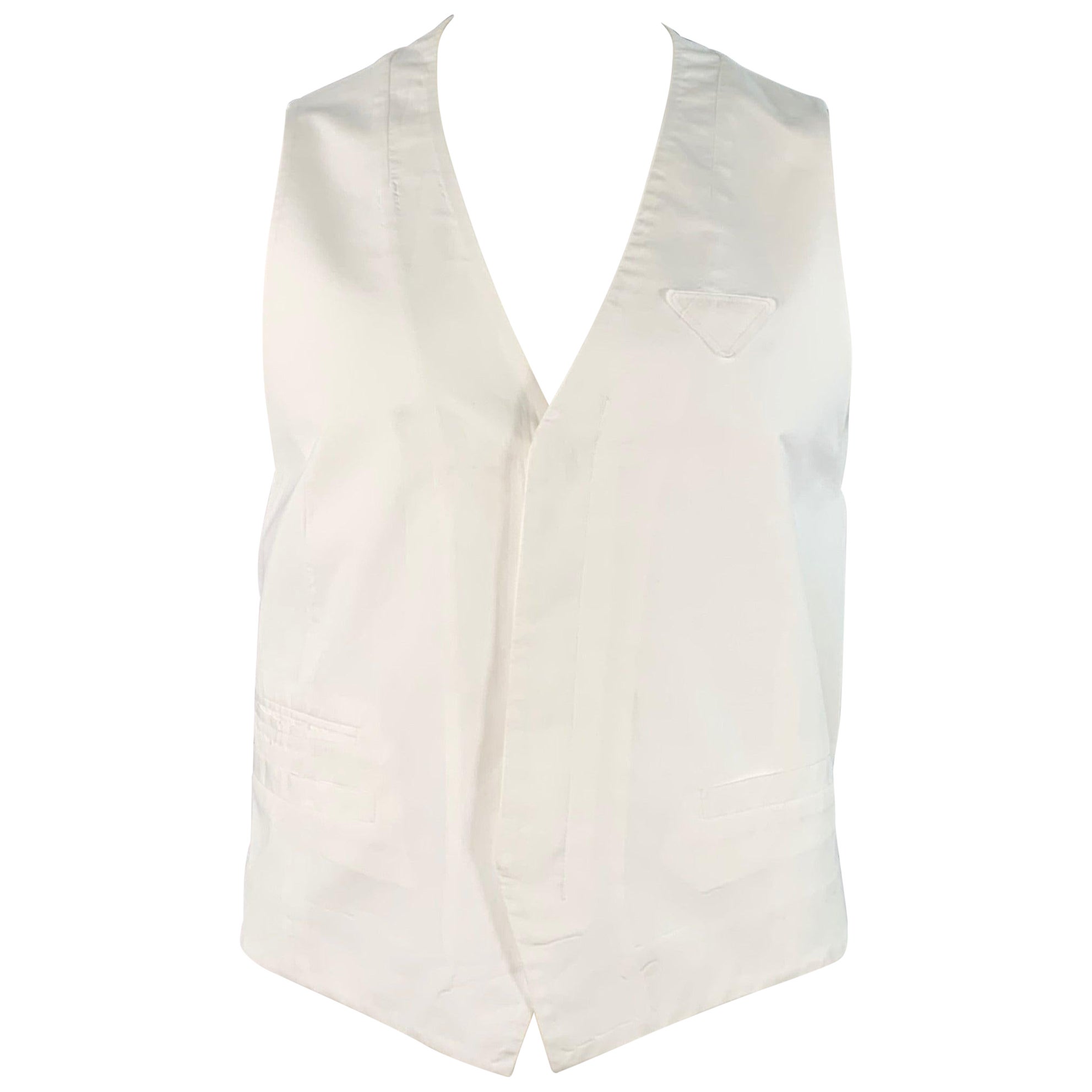 PRADA Size 44 White Cotton Logo Hidden Buttons Vest For Sale