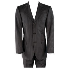 Gucci Size 40 Black Grey Pinstripe Wool Mohair Single Breasted Suit (Costume croisé en laine et mohair)