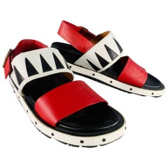 MARNI Taille 10 Rouge Noir Blanc Color Block Sandales à boucle en cuir