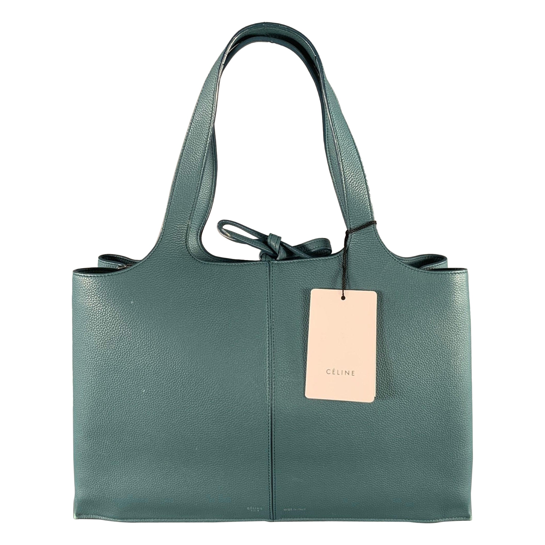 CELINE Bolso Tote Trifold Mediano de Piel de Grano de Guijarro Azul en venta