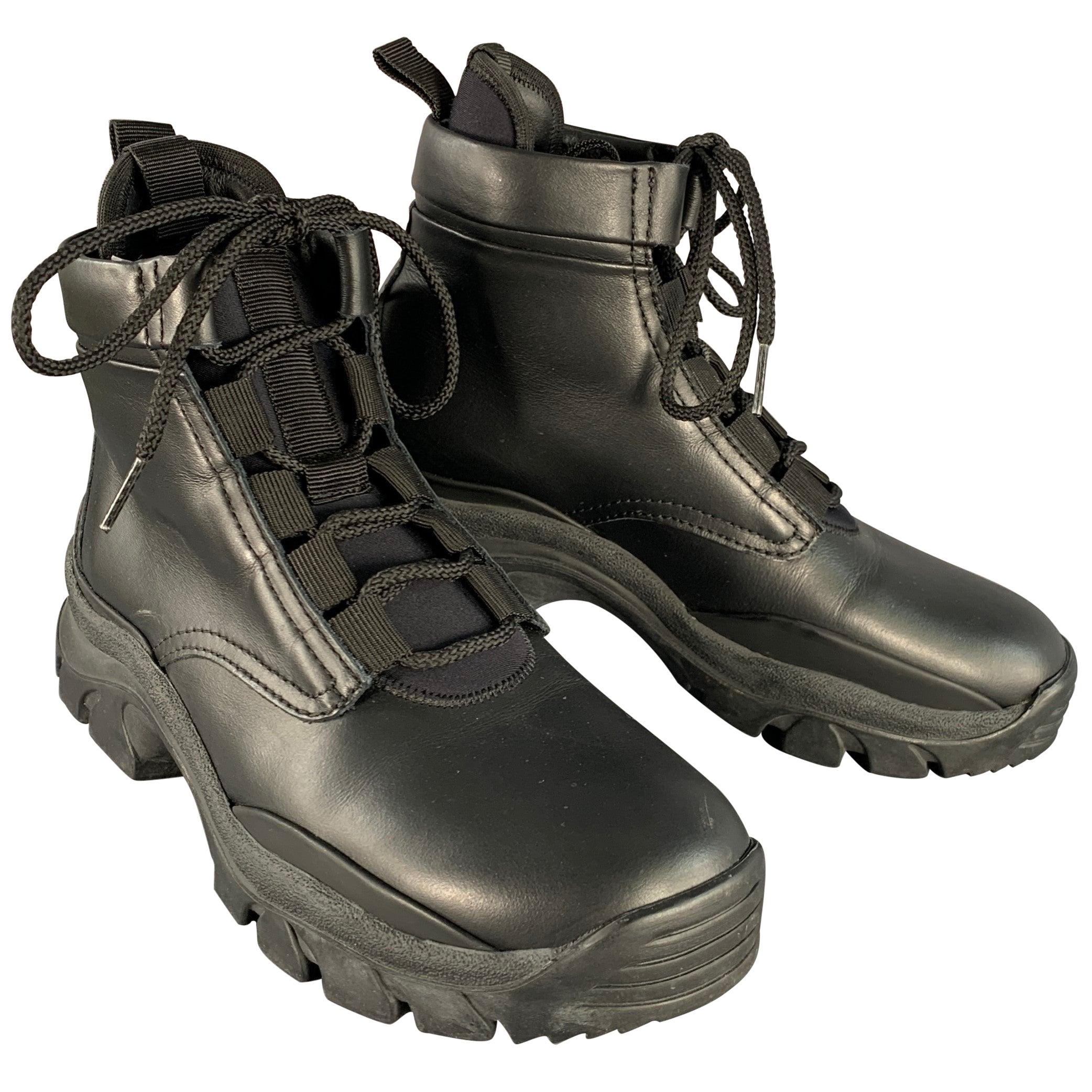 JOHN ELLIOTT Botines de piel sintética negra con cordones y suela de tacón talla 7 en venta