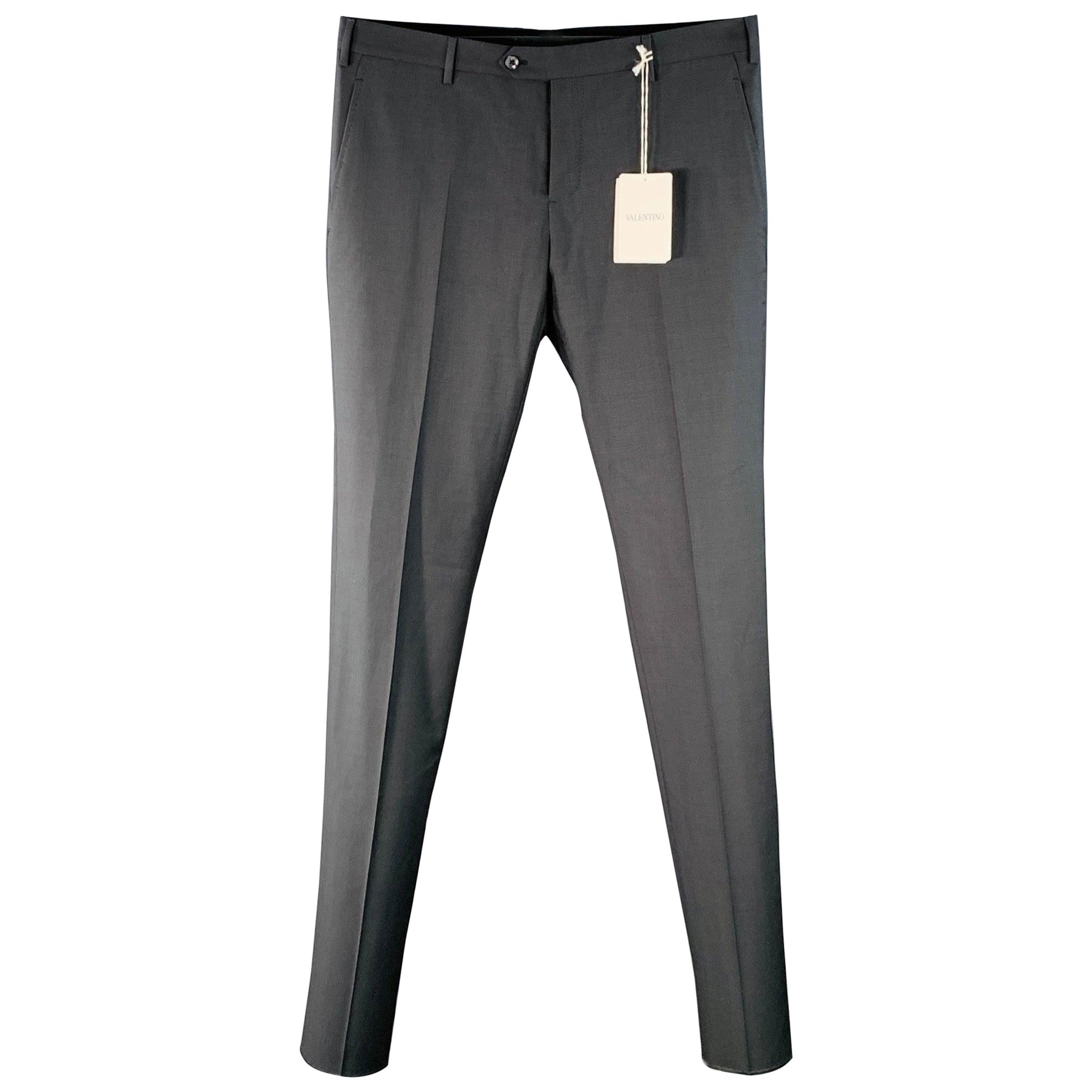 VALENTINO Taille 34 Pantalon habillé fuselé à devant plat en laine mohair gris anthracite en vente
