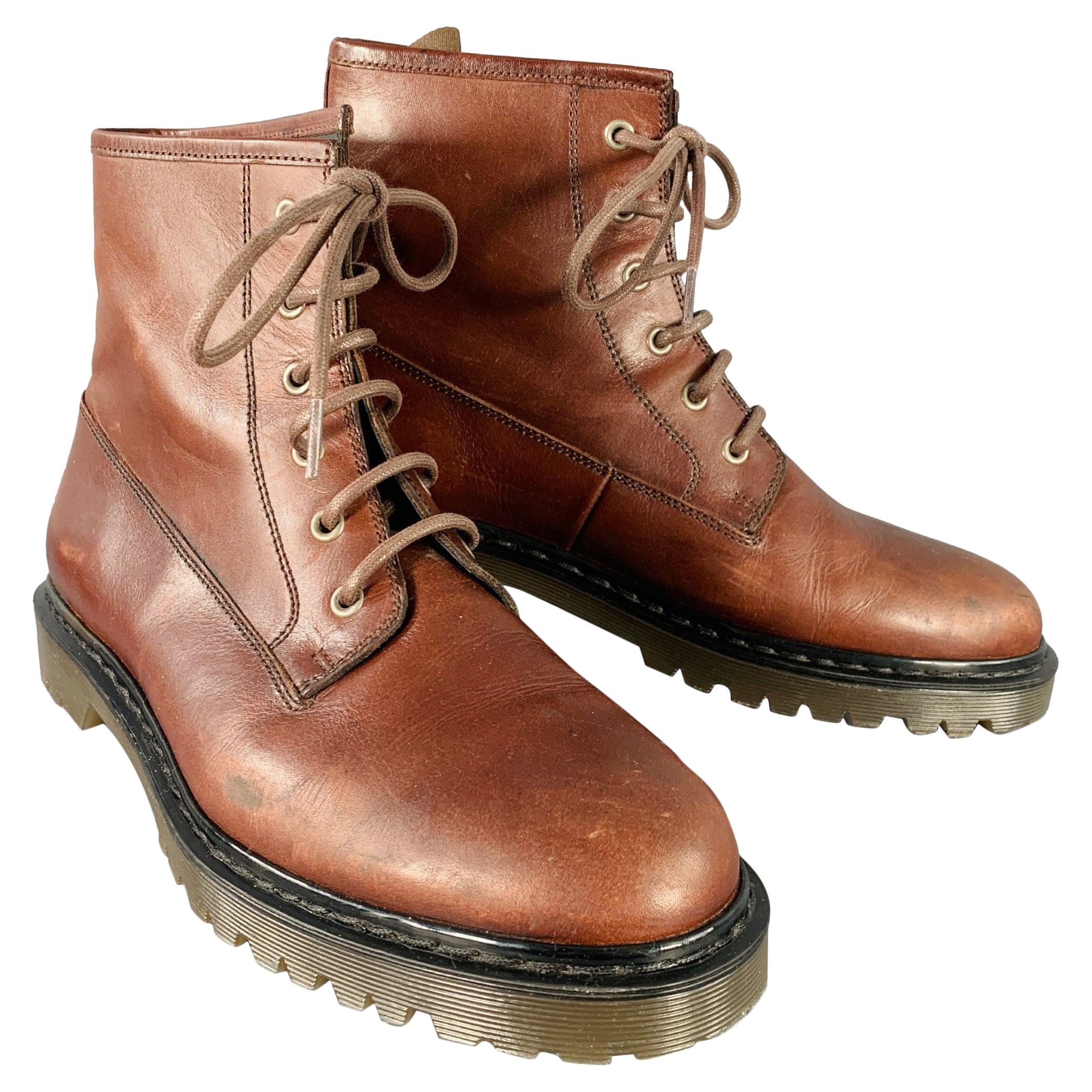 A.P.C. Taille 11 Bottes à lacets en cuir marron avec semelle en caoutchouc en vente