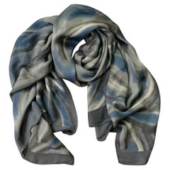 Giorgio Armani Écharpe en soie marbrée gris marine Châle