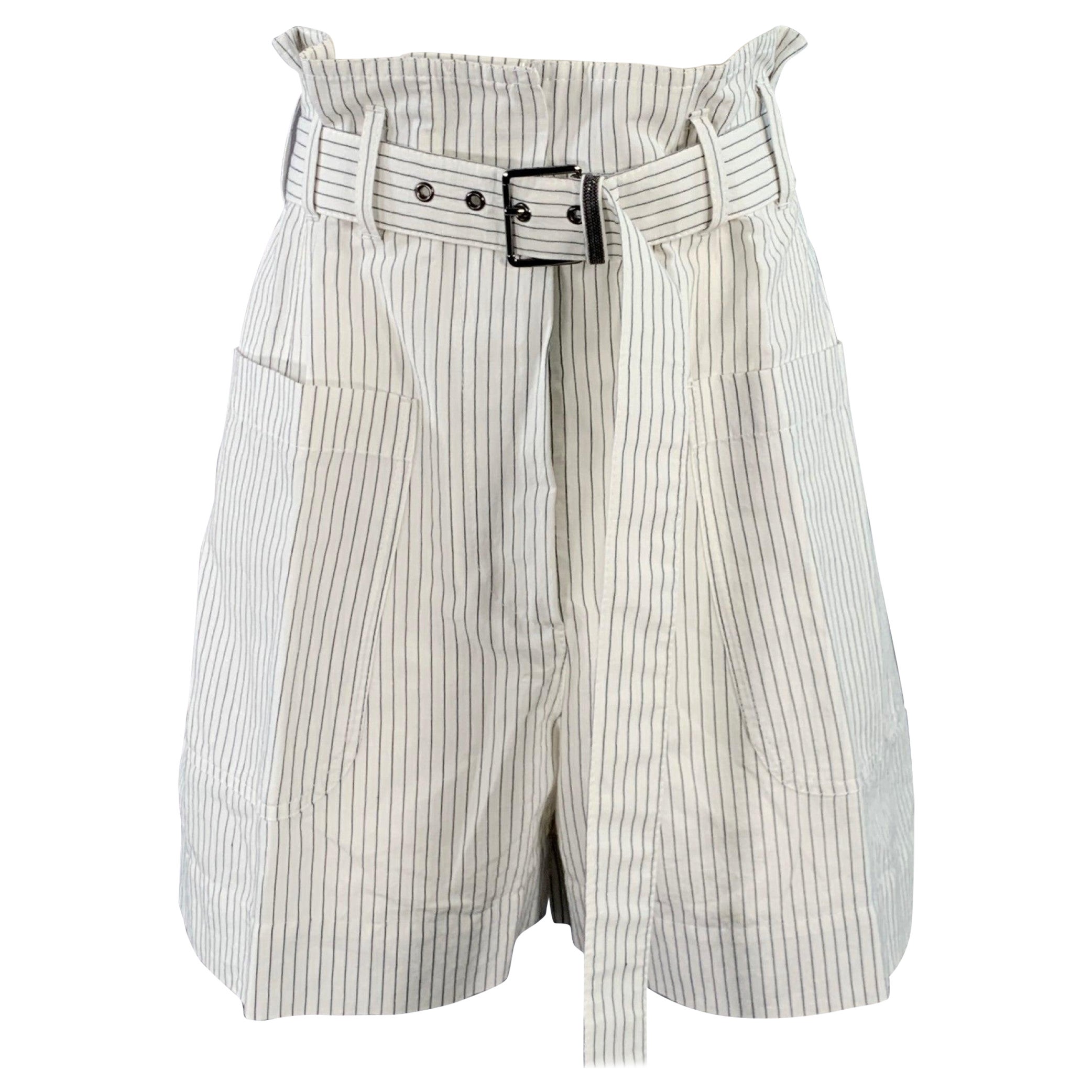 Brunello Cucinelli Size 8 White Black Cotton Linen Pinstripe Wide Leg Belted Shorts en vente