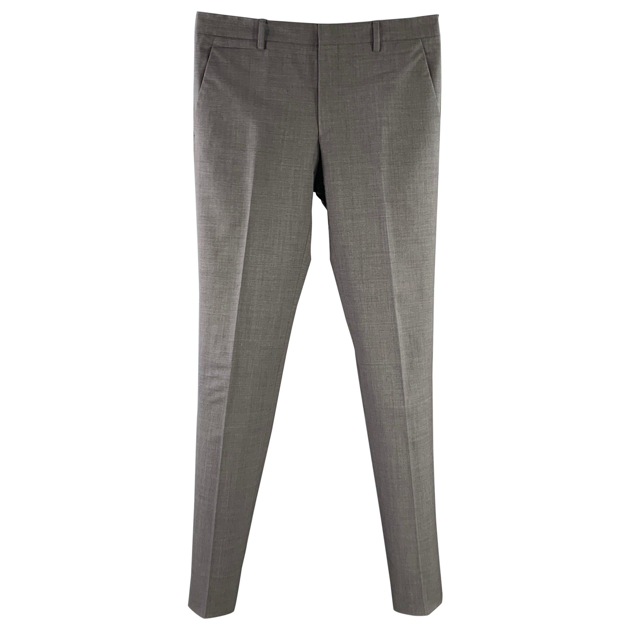 PRADA Taille 30 Pantalon Slim Tapered en laine grise avec braguette à boutons en vente