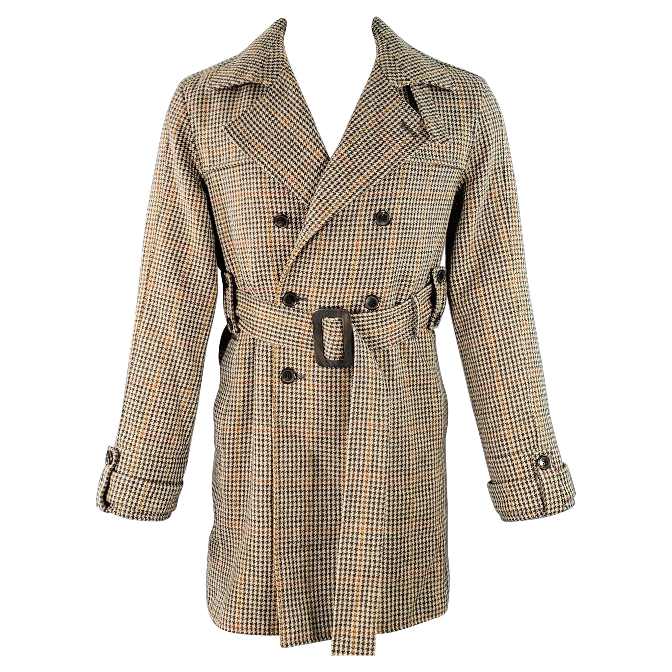 BLACK FLEECE Größe 40 Beige Mehrfarbig Hahnentritt Wolle Zweireiher Trenchcoat mit Gürtel im Angebot