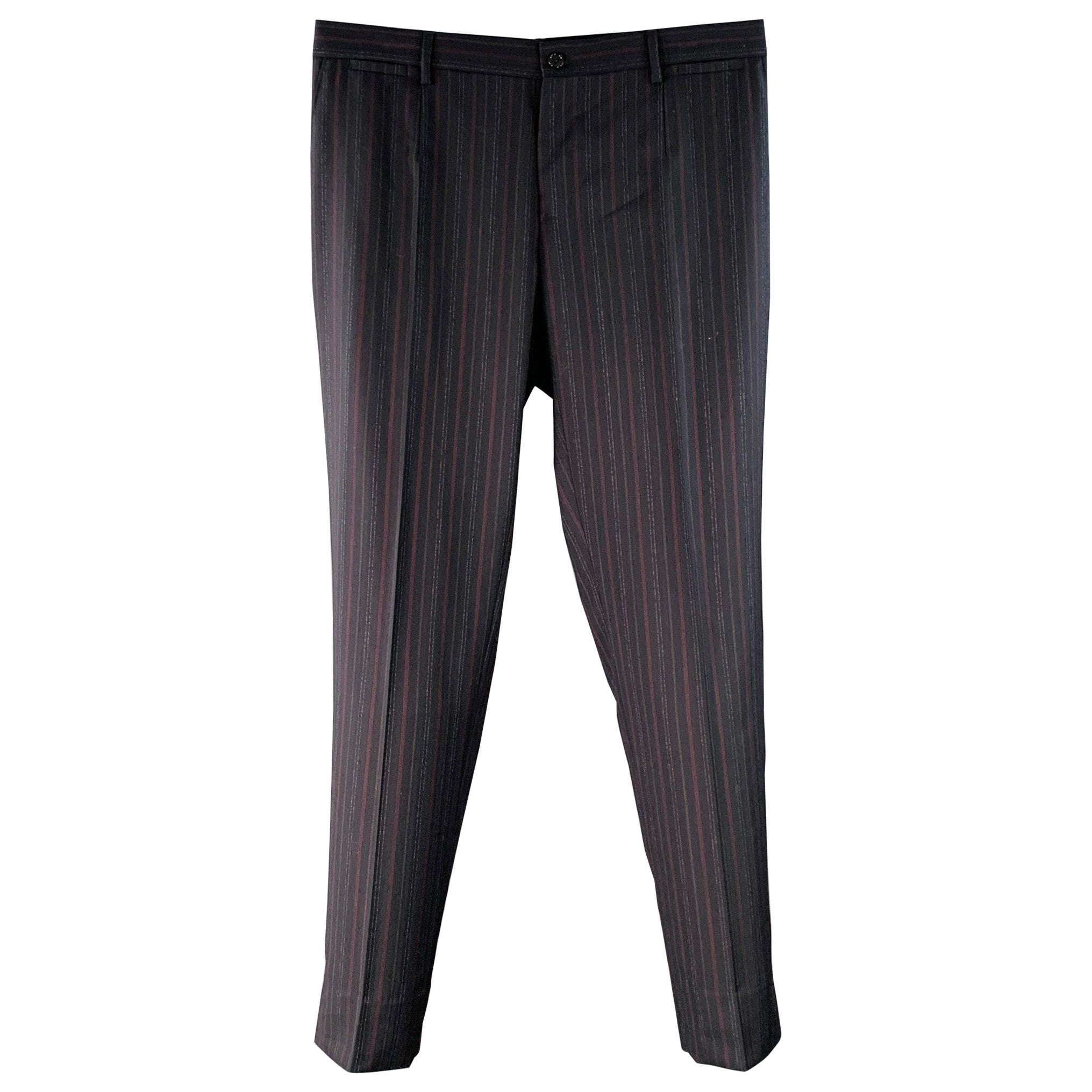 Dolce & Gabbana Taille 34 Pantalon habillé en laine à rayures noires et bourgogne à devant plat en vente