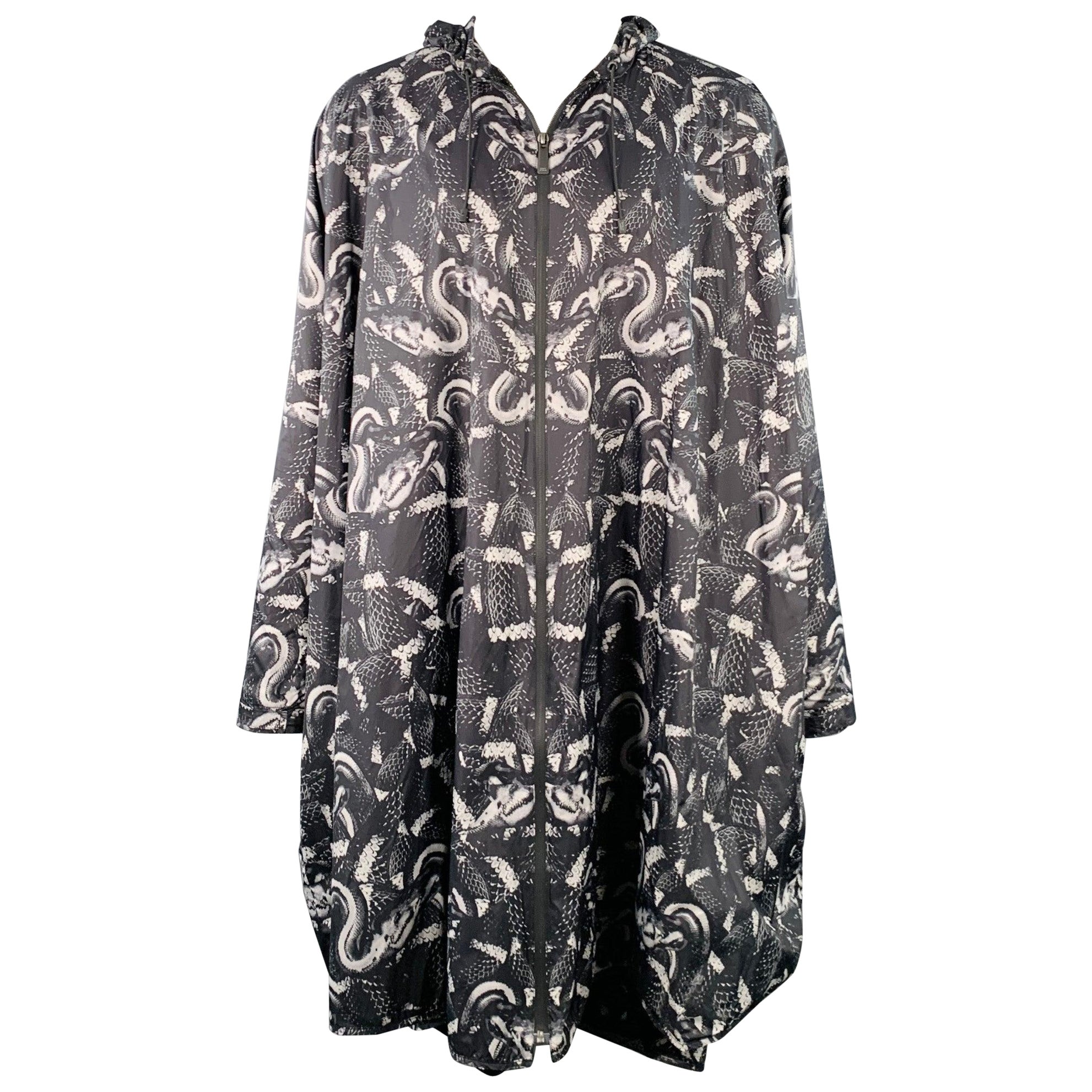 MARCELO BURLON Taille M Imperméable surdimensionné à capuche en polyamide serpent noir et gris en vente