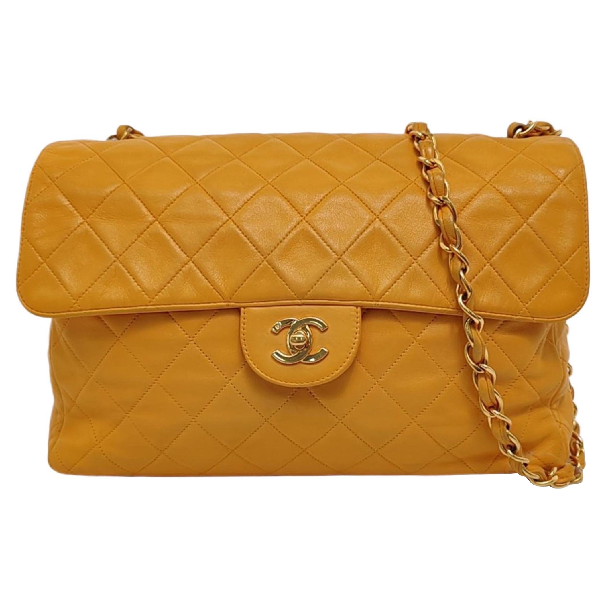Chanel Vintage Jumbo Single Flap Single Chain Yellow Lambskin 24k Gold Hardware en vente