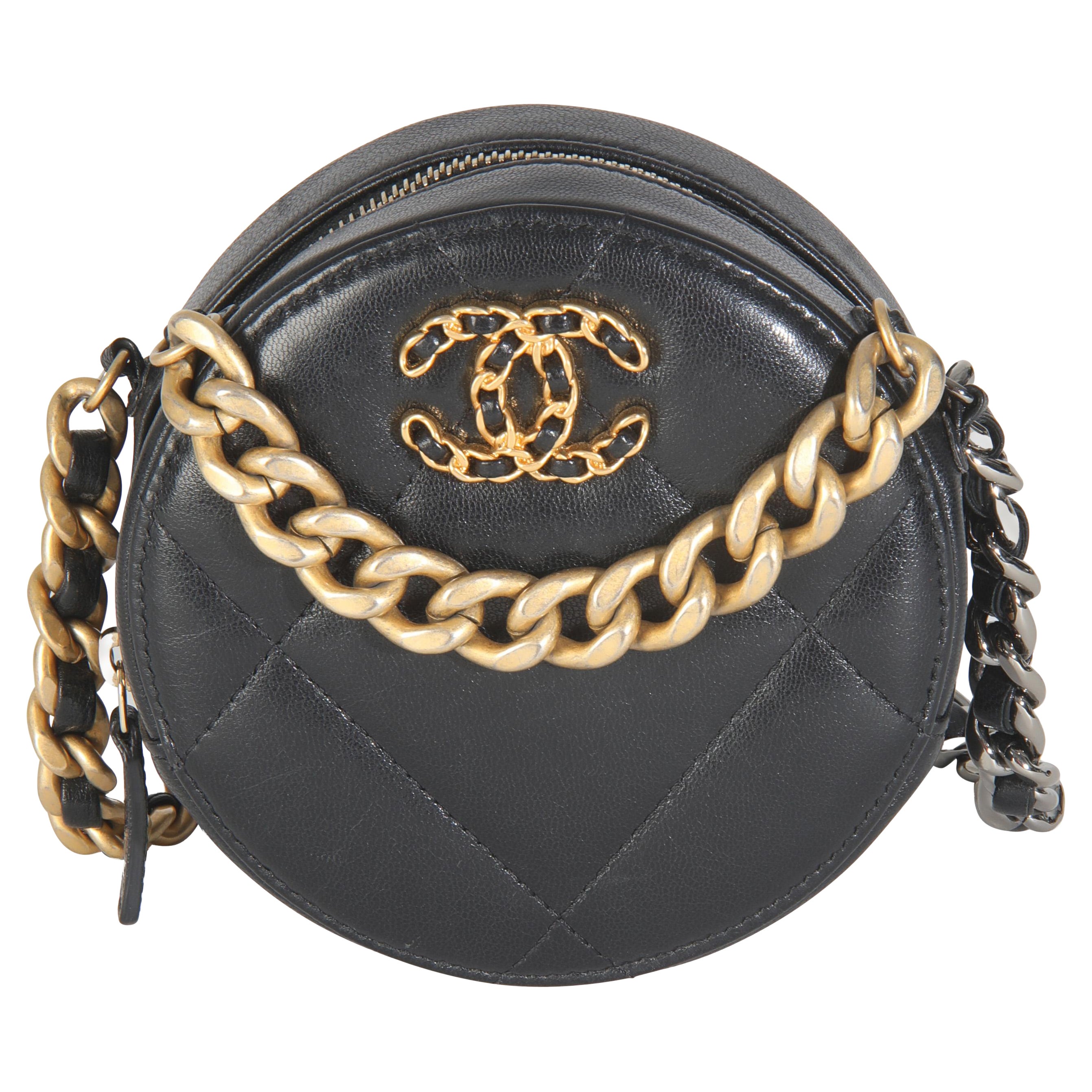 Chanel Black Quilted Lambskin Chanel 19 Round Clutch With Chain im Angebot