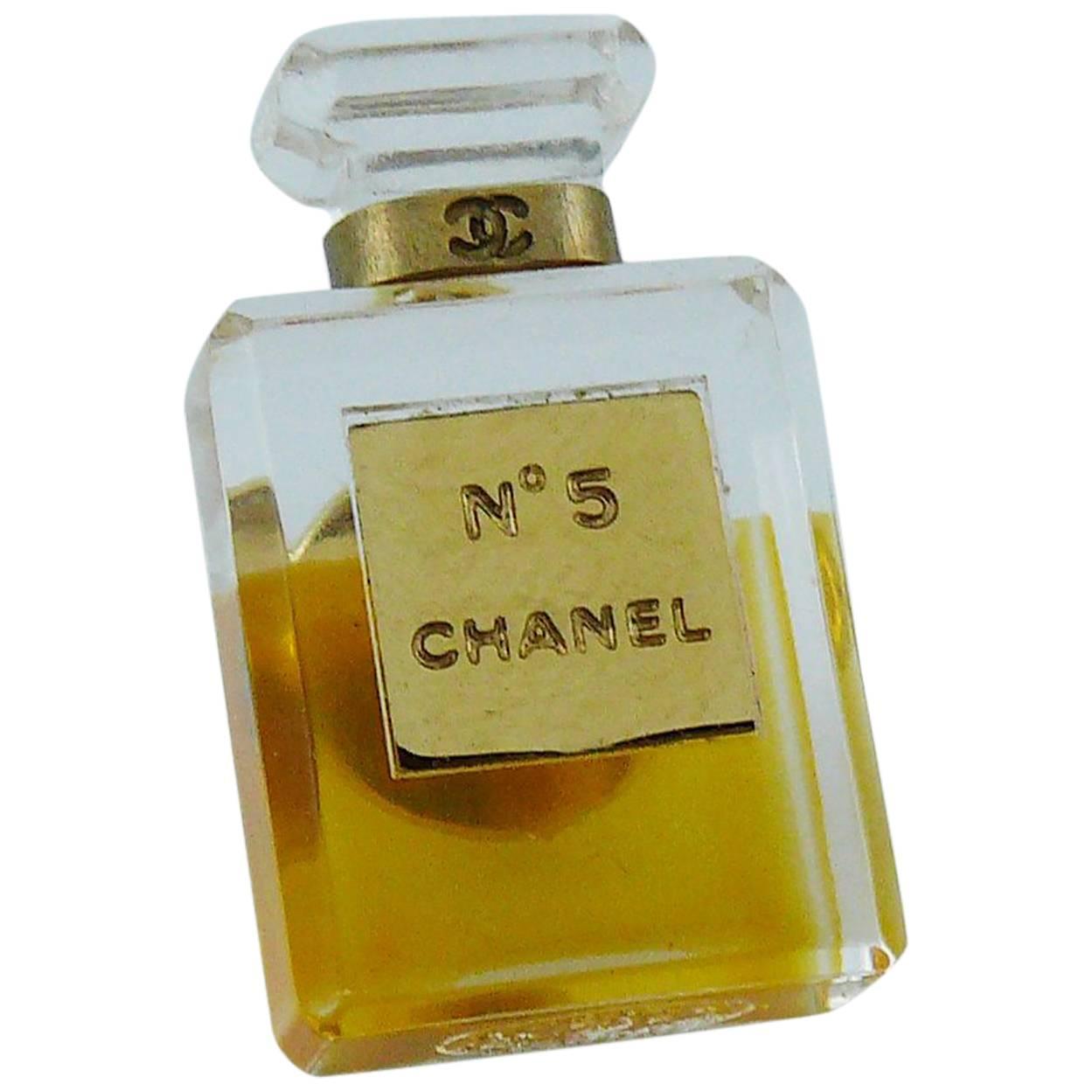 Pais de Ciudadania Intensivo foro Chanel Iconic No. 5 Perfume Bottle Pin Brooch at 1stDibs | chanel perfume  bottle brooch, brooch perfume, chanel no 5 brooch