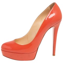 Christian Louboutin Bombas de plataforma Bianca de charol coral Tamaño 39