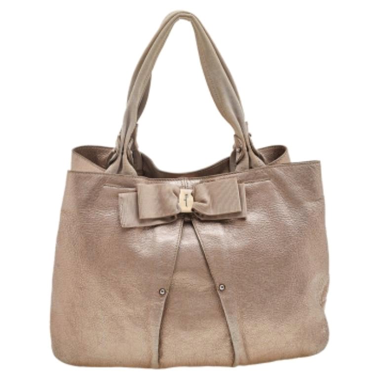 Salvatore Ferragamo Tote con fiocco Miss Vara in pelle bronzo metallizzata