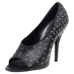 Givenchy Schwarze Leder-Pumps mit Nieten und offener Zehe Größe 37