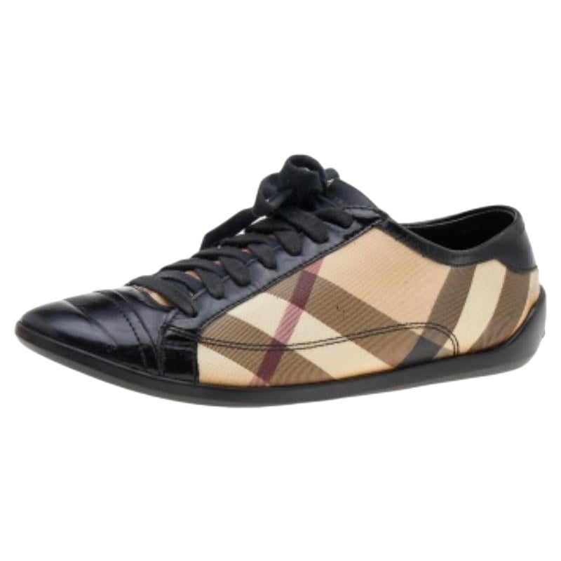Burberry Zapatillas bajas de lona y charol negro/beige talla 37