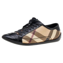 Burberry Zapatillas bajas de lona y charol negro/beige talla 37